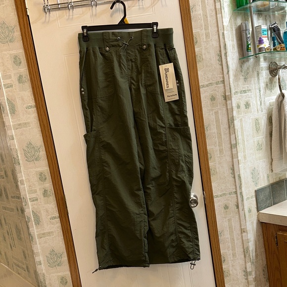 No Boundaries Olive Green Cargo Joggers - Picture 1 of 5
